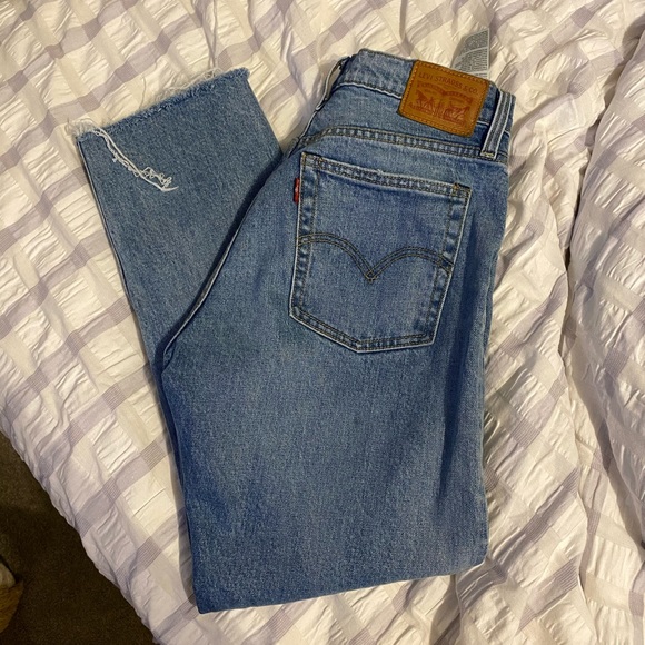 SOLD ❤️ Levi’s Wedgie Straight Jeans - Picture 1 of 4